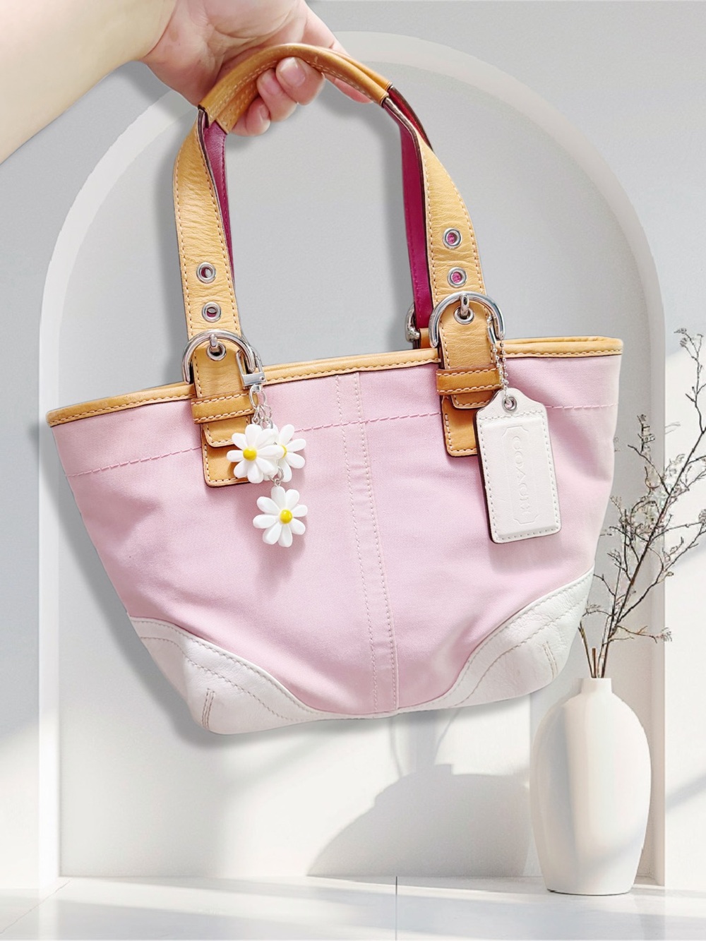 Coach Pink Canvas soho small daisy Tote 🌼